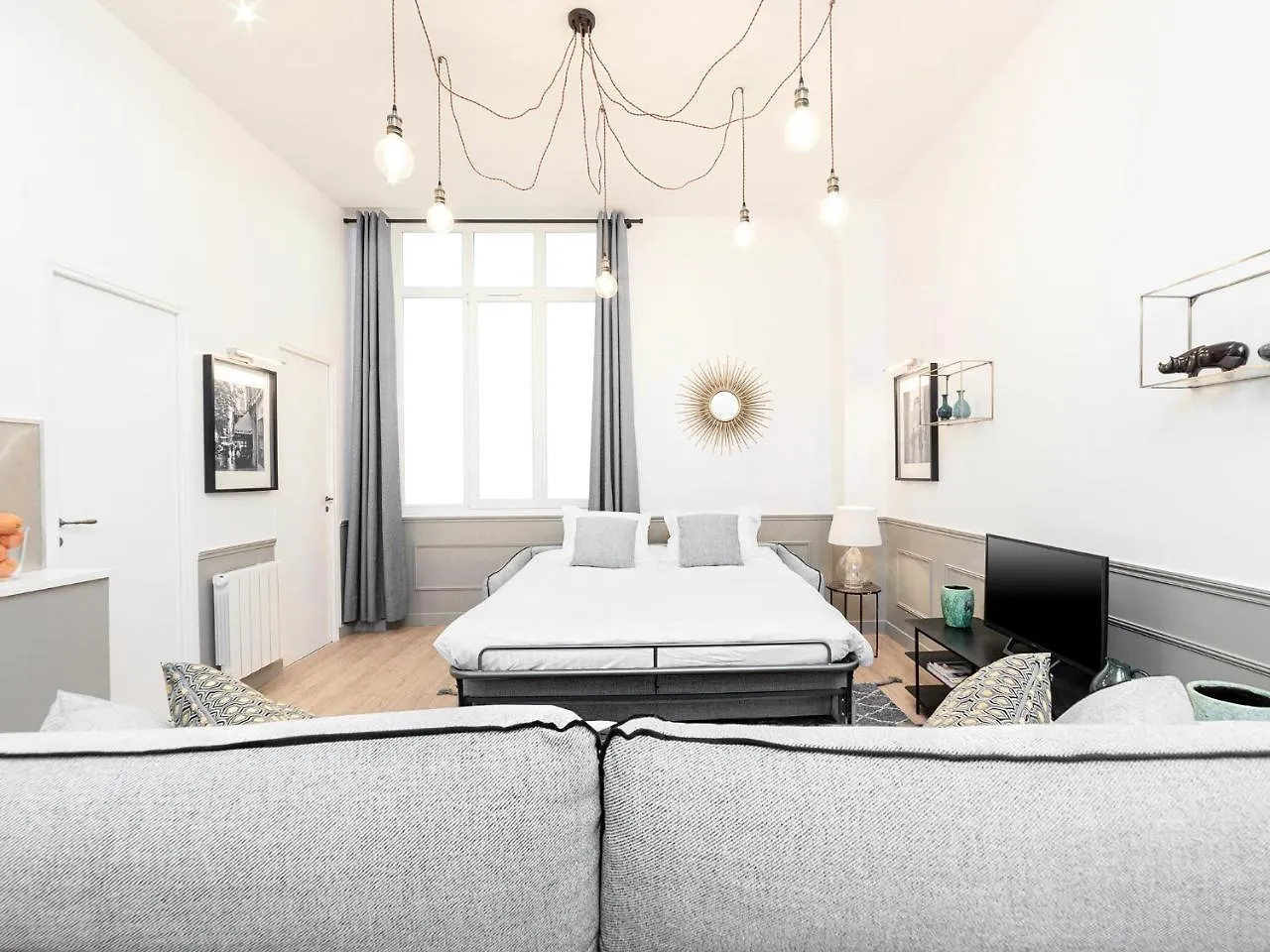 Livinparis - Luxury 3 & 4 Bedrooms Montmartre I Apartment