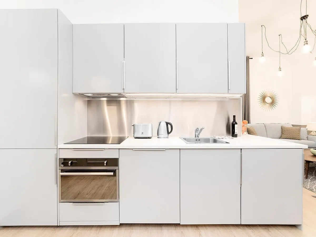 Livinparis - Luxury 3 & 4 Bedrooms Montmartre I * Paris