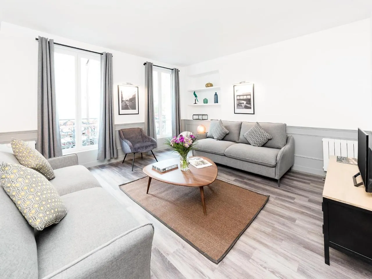 Livinparis - Luxury 3 & 4 Bedrooms Montmartre I Apartment Paris